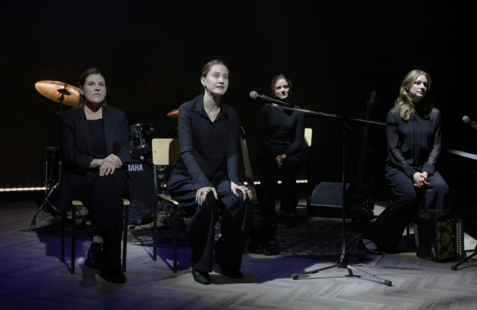 Люблю. Целую. Кеша. Все письма только о любви